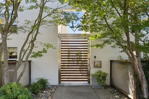728 1st Street W