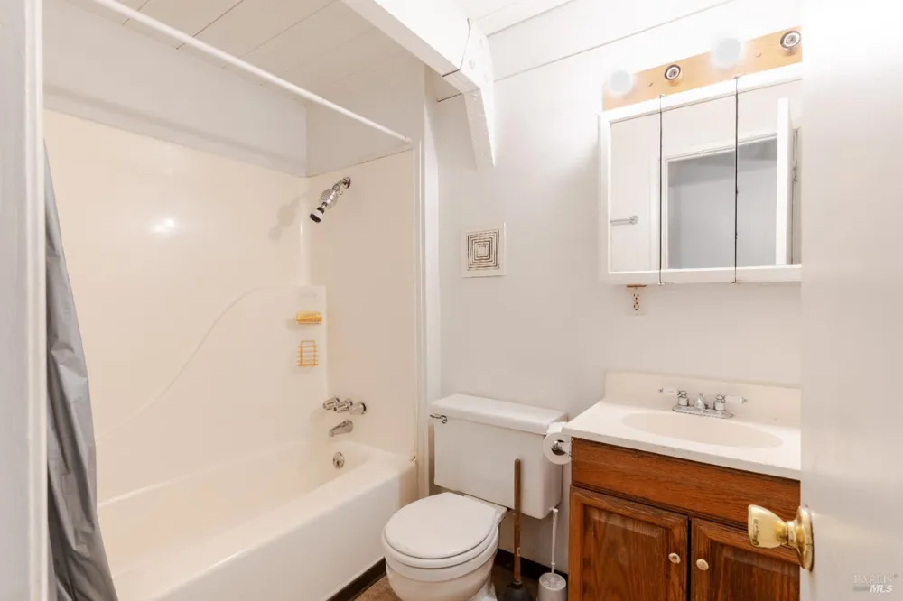 24558 Lilac Drive Willits, CA 95490