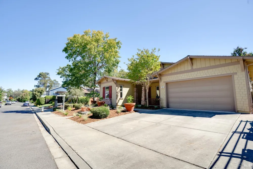 48 Catania Lane Napa, CA 94558
