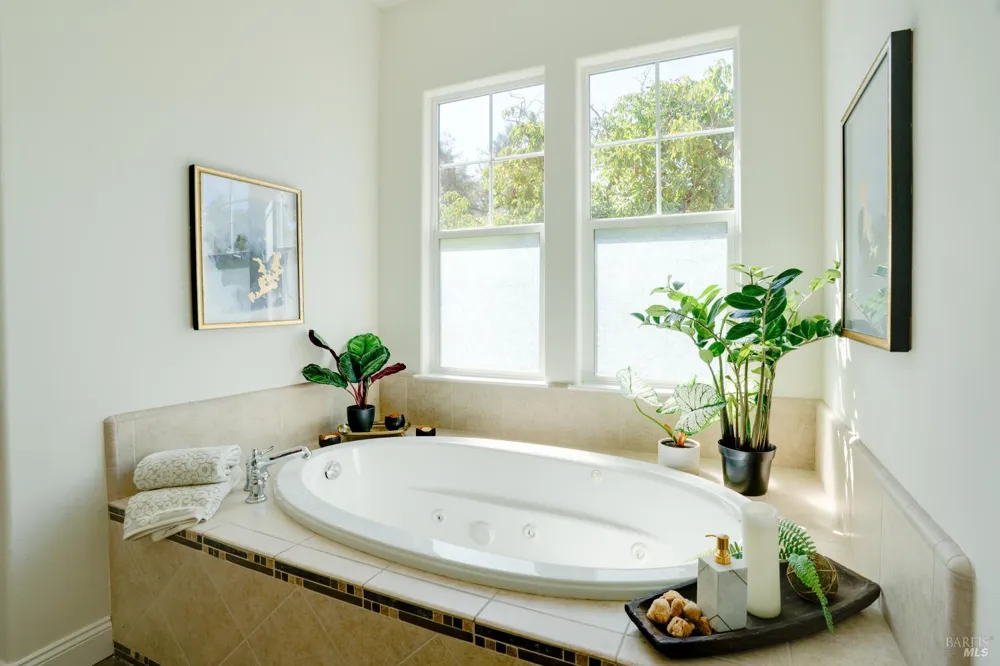 48 Catania Lane Napa, CA 94558