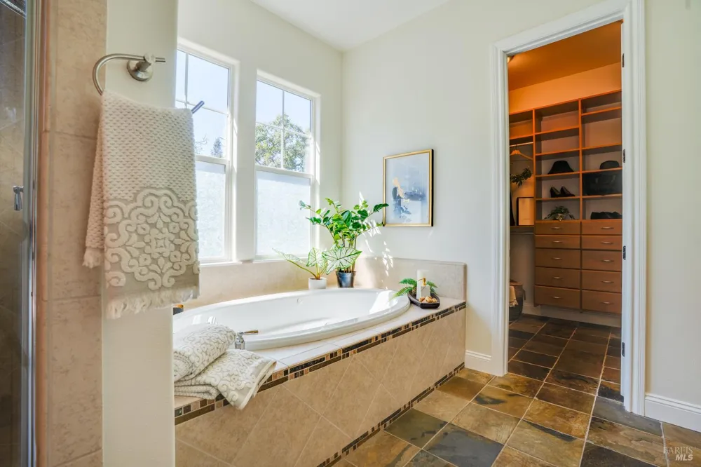 48 Catania Lane Napa, CA 94558