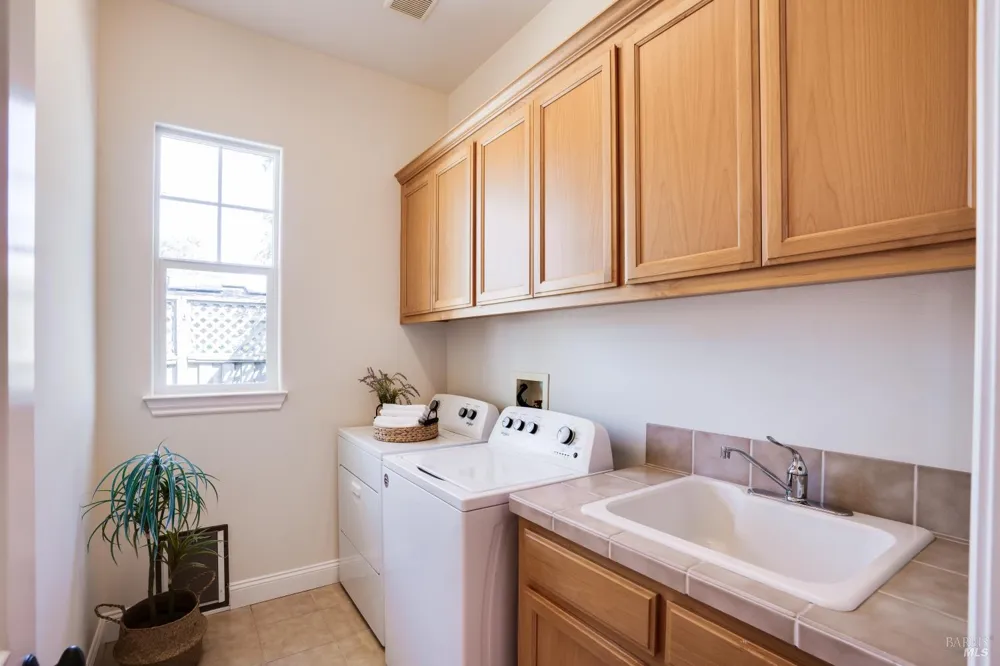 48 Catania Lane Napa, CA 94558
