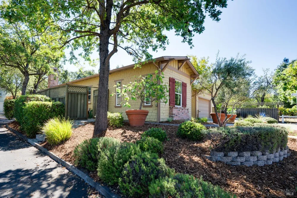 48 Catania Lane Napa, CA 94558