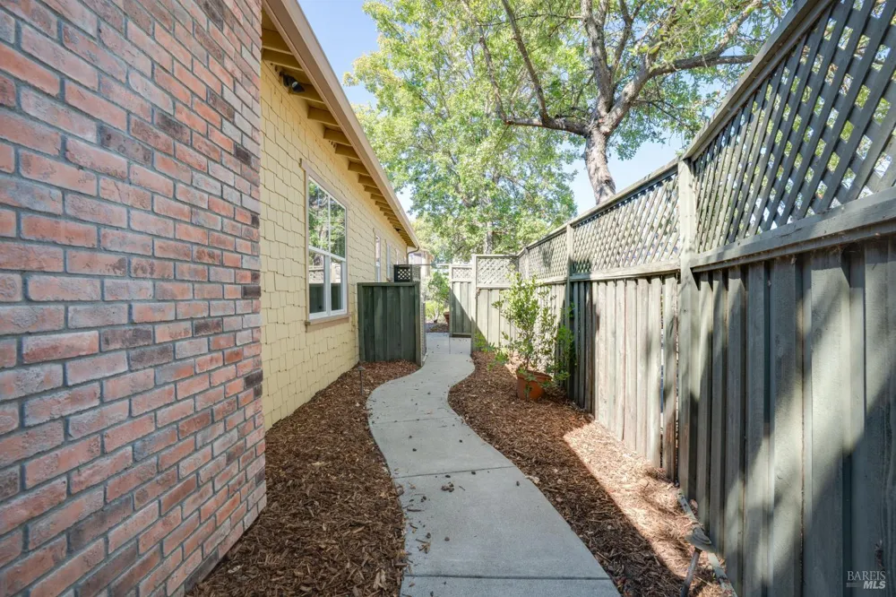 48 Catania Lane Napa, CA 94558