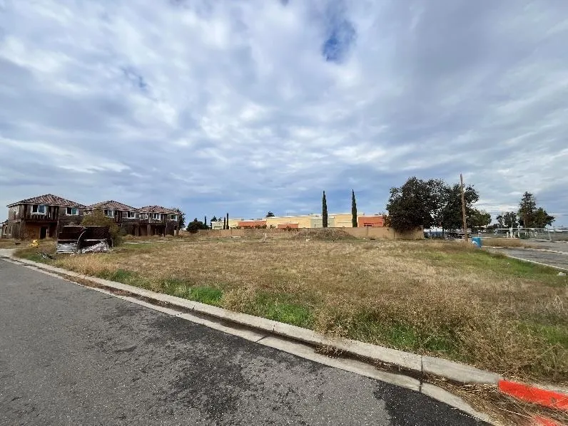 1501 E Whitmore Avenue Ceres, CA 95307