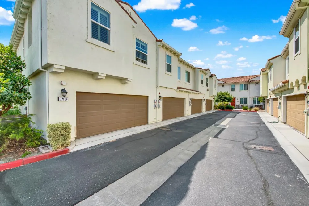5301 E Commerce Way ##67104 Sacramento, CA 95835
