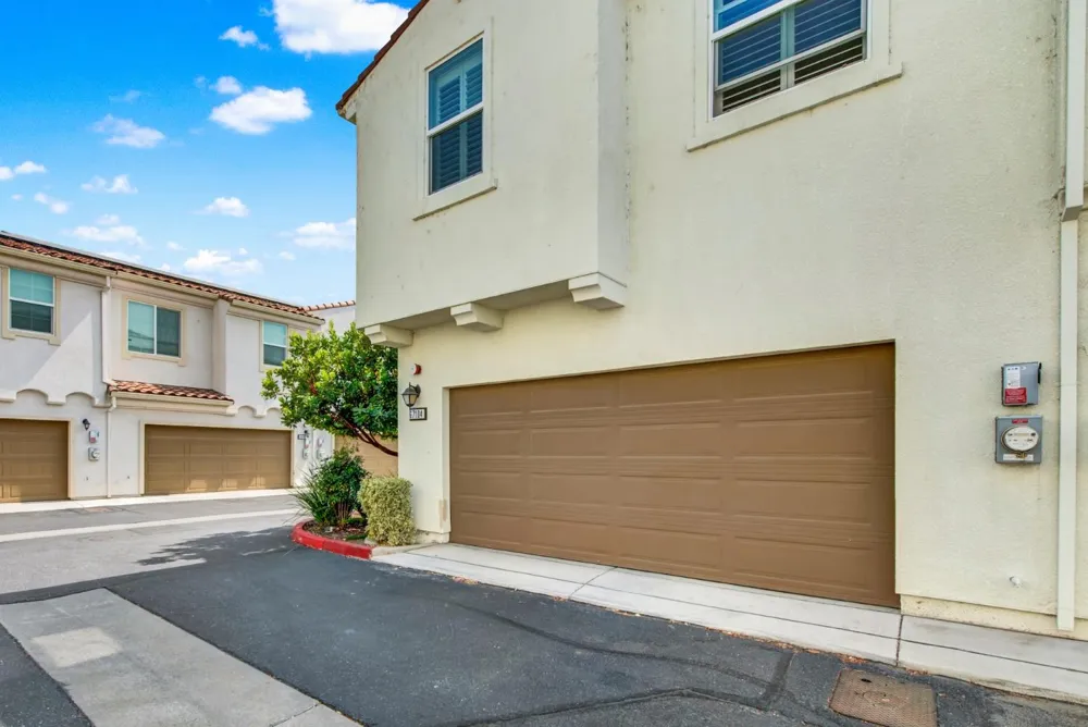 5301 E Commerce Way ##67104 Sacramento, CA 95835