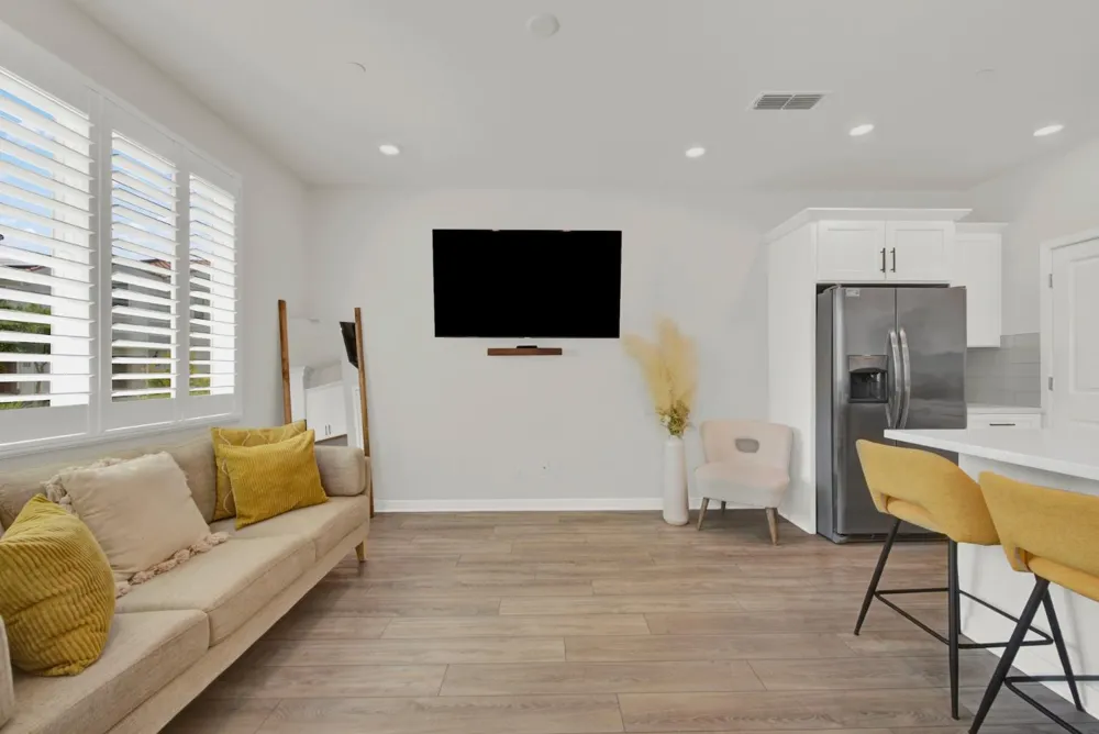 5301 E Commerce Way ##67104 Sacramento, CA 95835