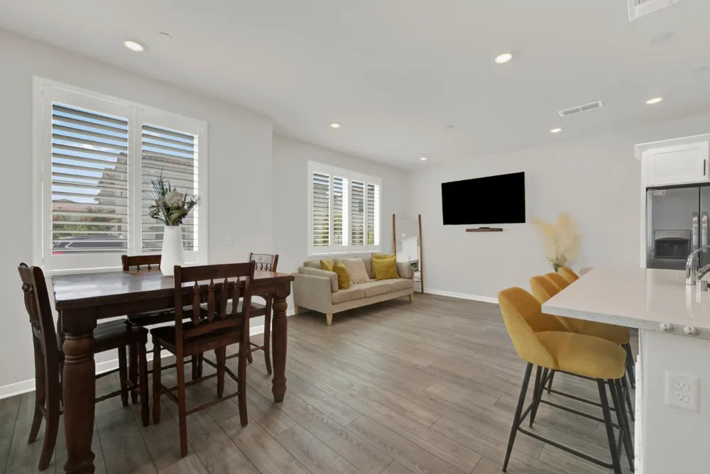 5301 E Commerce Way ##67104 Sacramento, CA 95835
