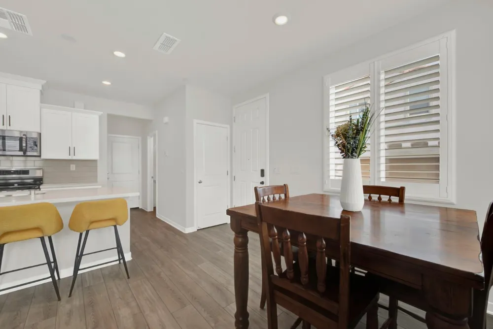 5301 E Commerce Way ##67104 Sacramento, CA 95835