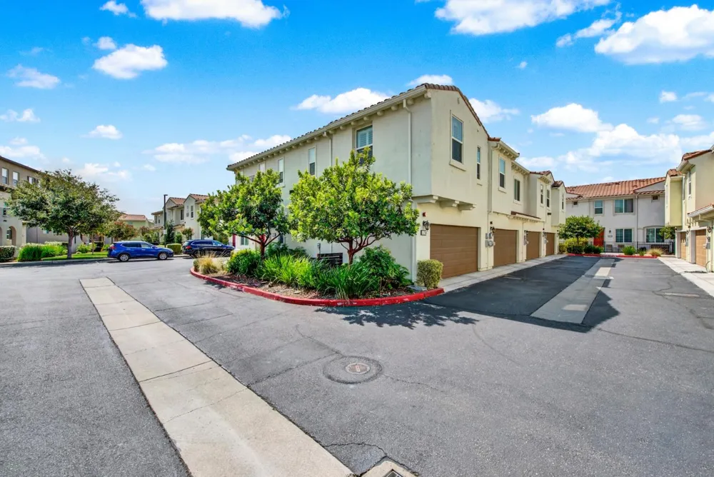 5301 E Commerce Way ##67104 Sacramento, CA 95835
