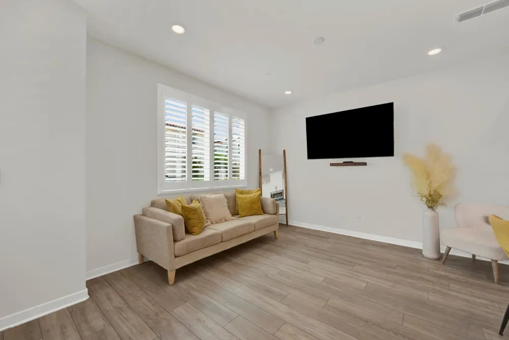 5301 E Commerce Way ##67104 Sacramento, CA 95835