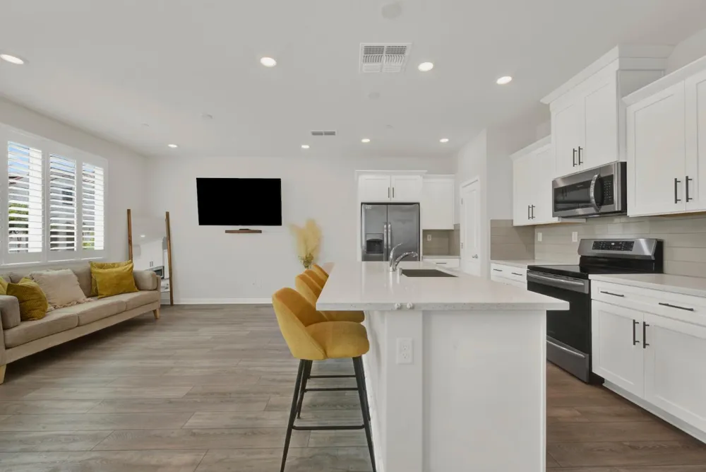 5301 E Commerce Way ##67104 Sacramento, CA 95835