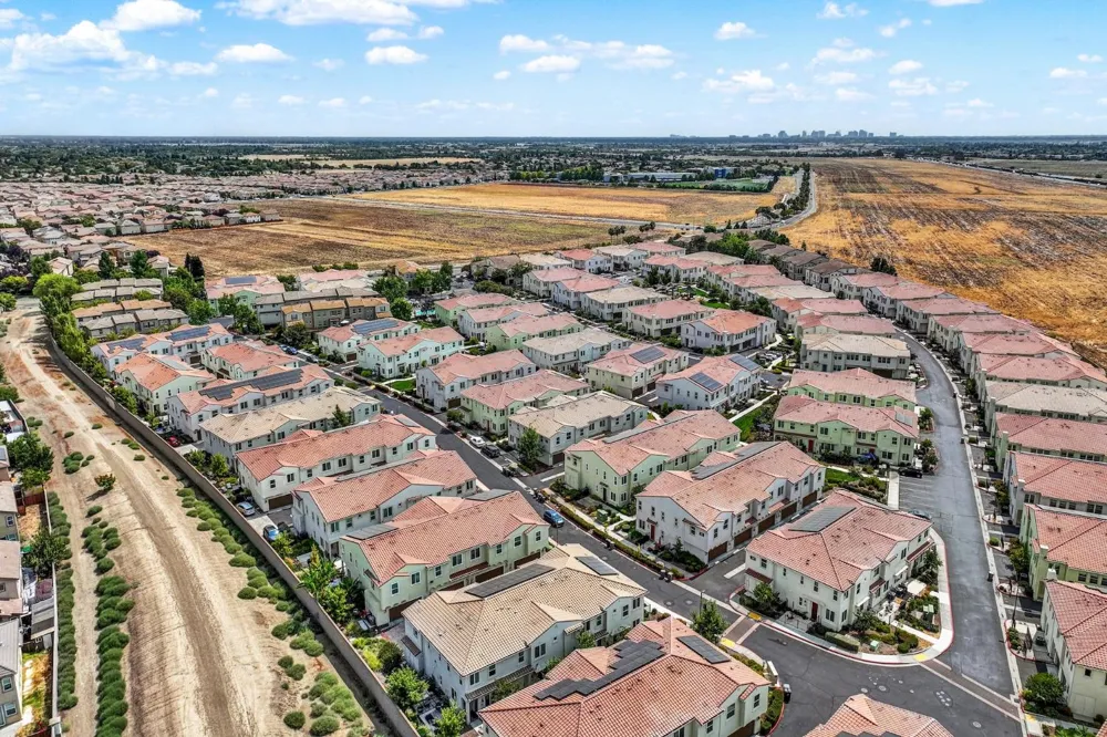 5301 E Commerce Way ##67104 Sacramento, CA 95835