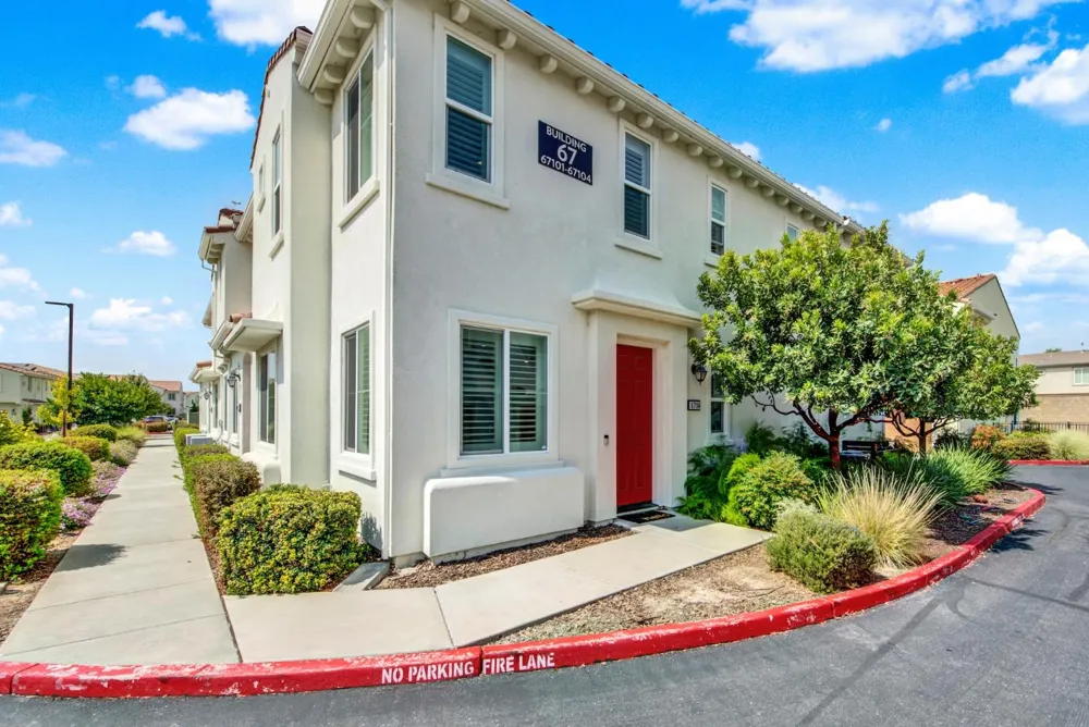 5301 E Commerce Way ##67104 Sacramento, CA 95835