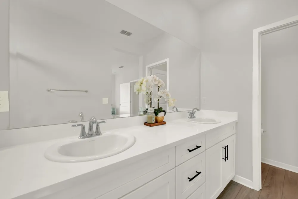 5301 E Commerce Way ##67104 Sacramento, CA 95835