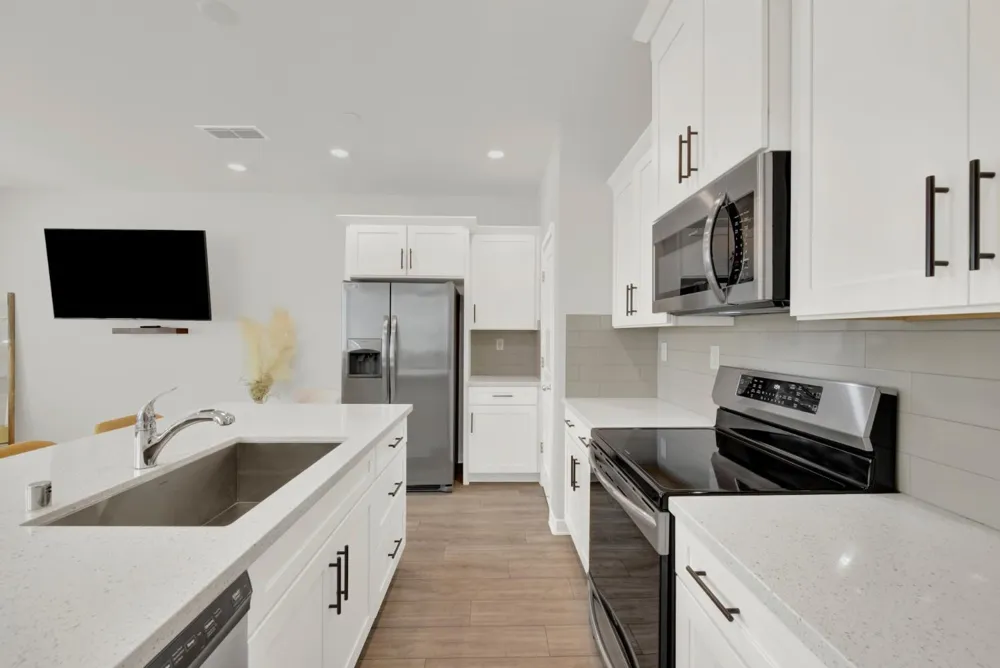 5301 E Commerce Way ##67104 Sacramento, CA 95835