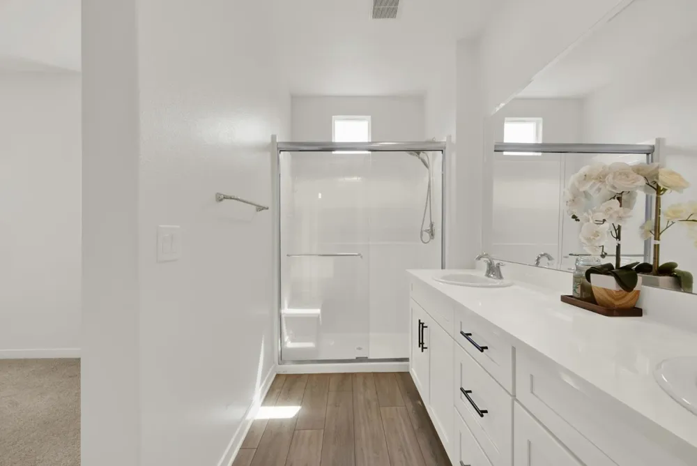 5301 E Commerce Way ##67104 Sacramento, CA 95835