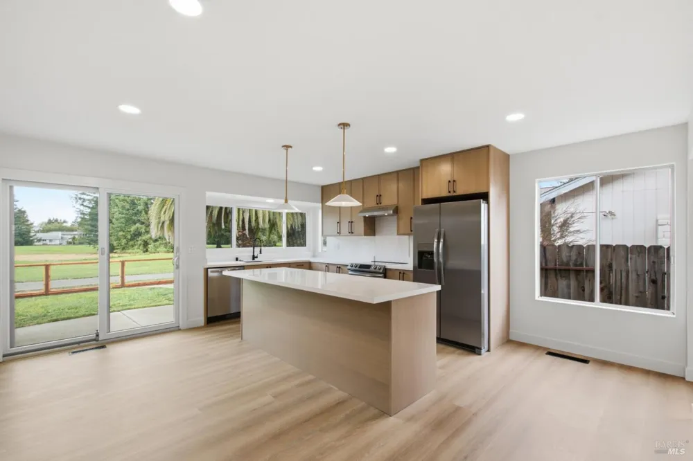 900 Hudis Street Rohnert Park, CA 94928