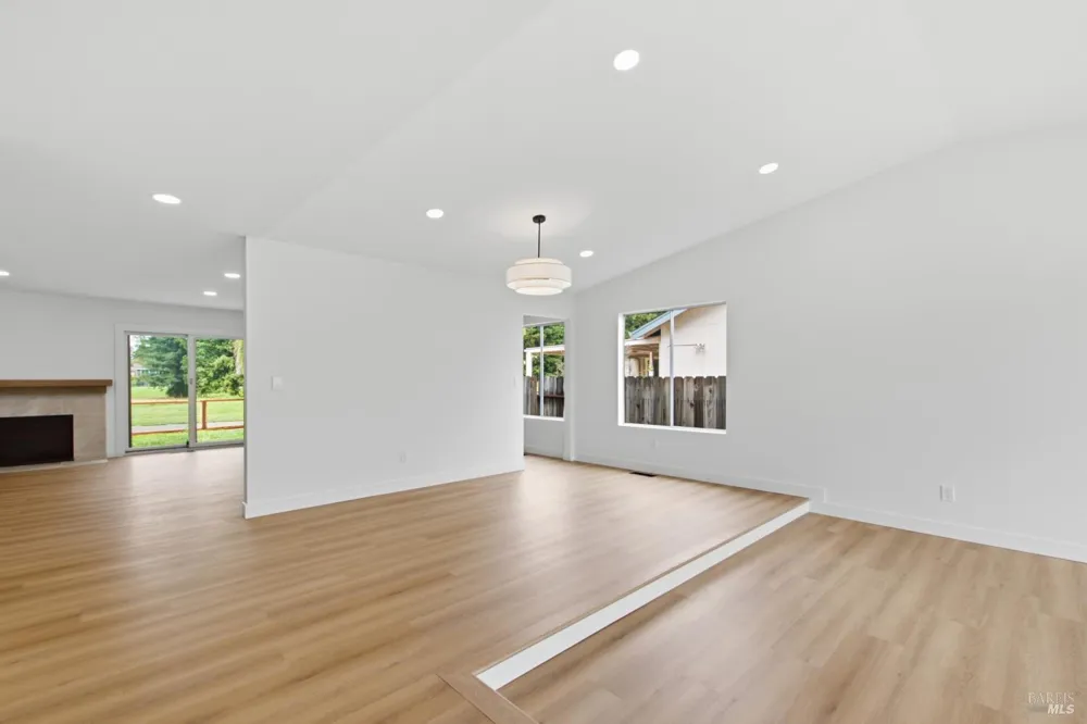 900 Hudis Street Rohnert Park, CA 94928
