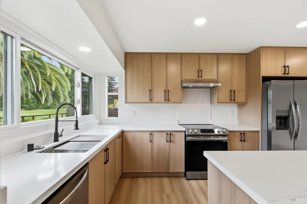 900 Hudis Street Rohnert Park, CA 94928