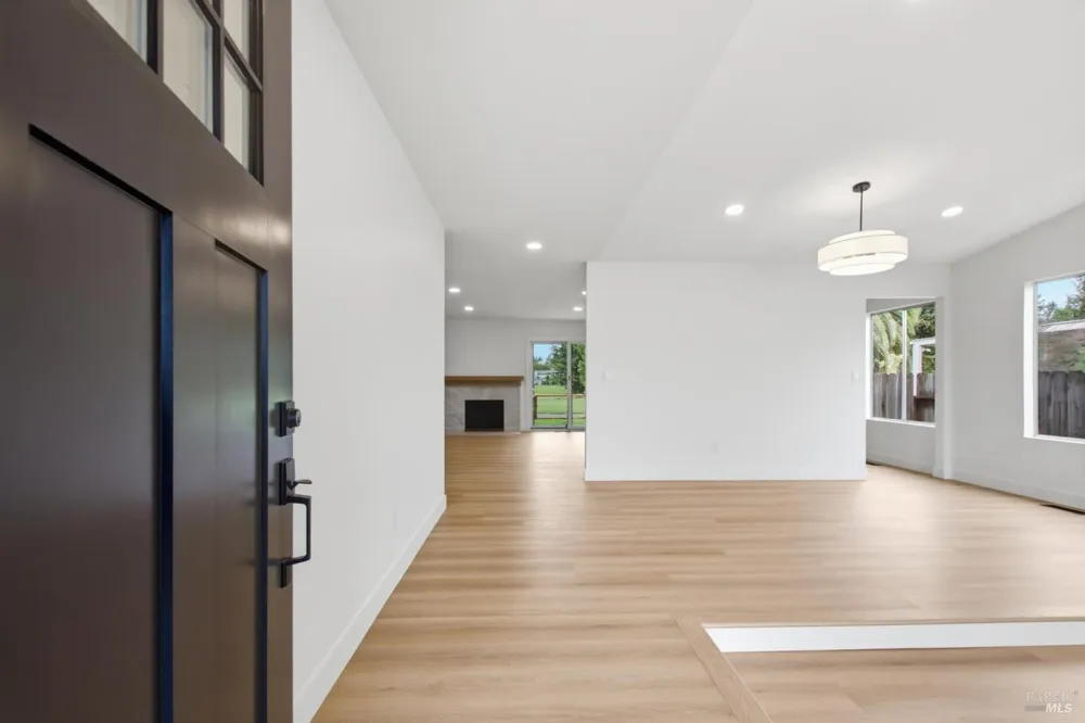 900 Hudis Street Rohnert Park, CA 94928