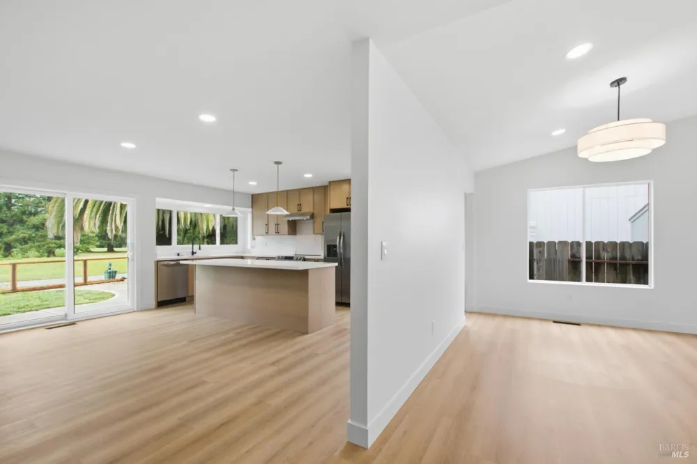 900 Hudis Street Rohnert Park, CA 94928