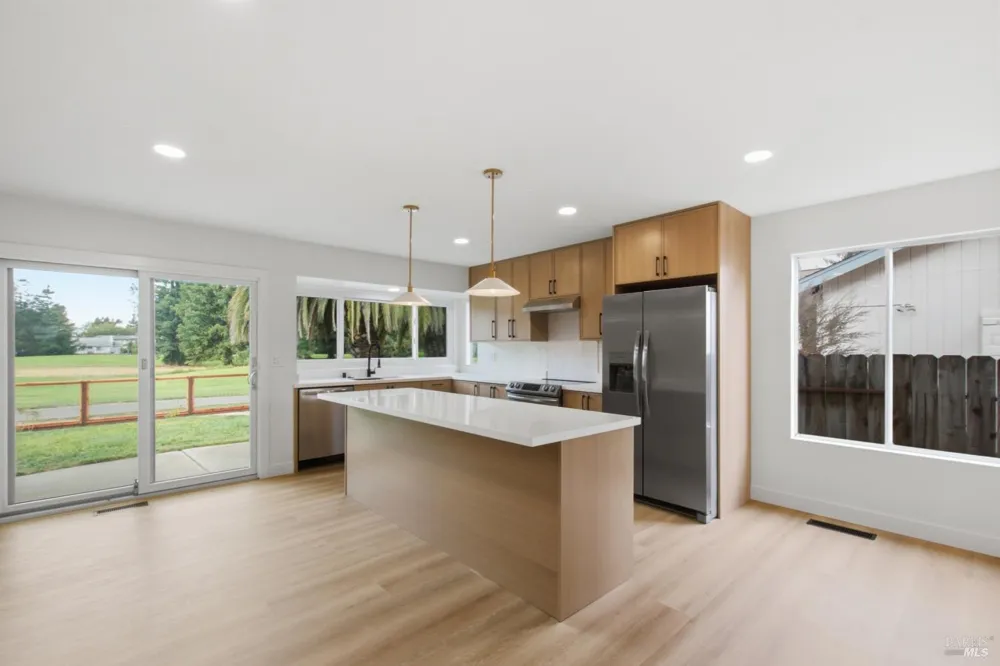 900 Hudis Street Rohnert Park, CA 94928