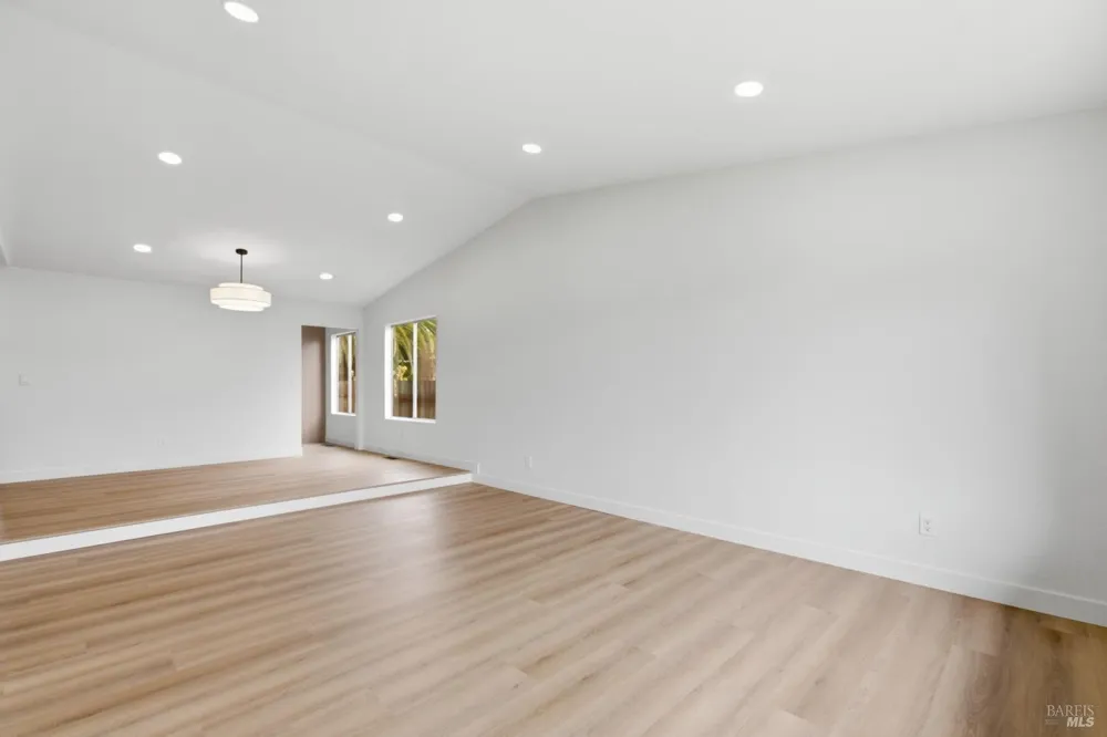 900 Hudis Street Rohnert Park, CA 94928