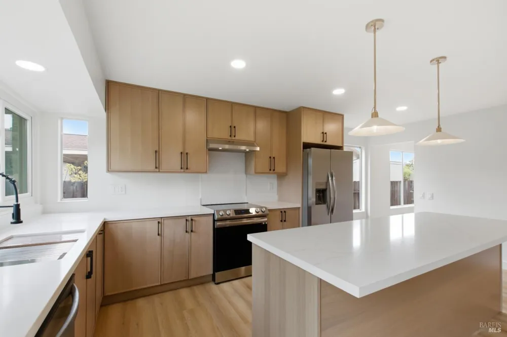900 Hudis Street Rohnert Park, CA 94928