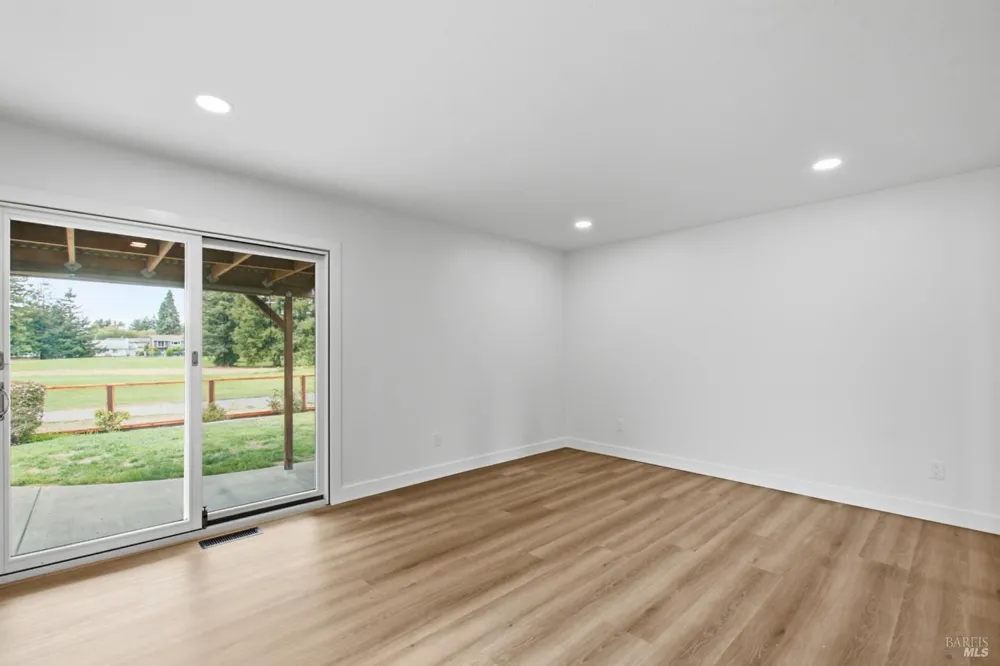 900 Hudis Street Rohnert Park, CA 94928