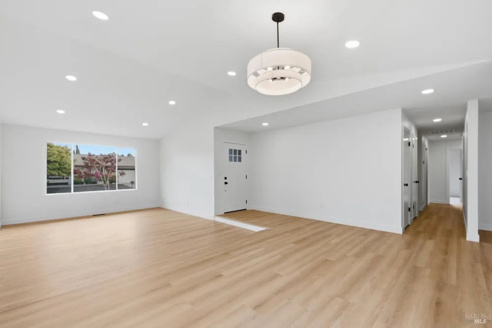 900 Hudis Street Rohnert Park, CA 94928