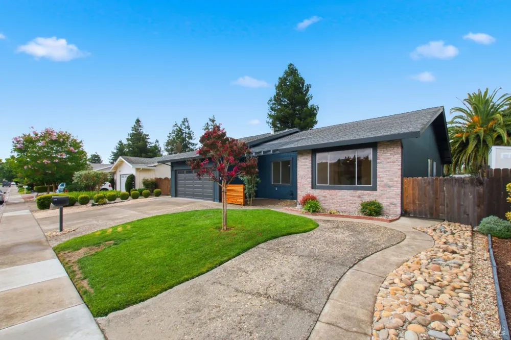 900 Hudis Street Rohnert Park, CA 94928
