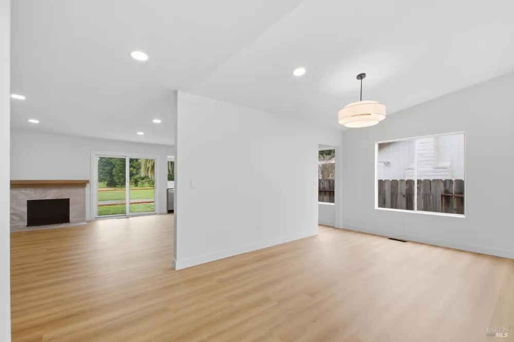 900 Hudis Street Rohnert Park, CA 94928