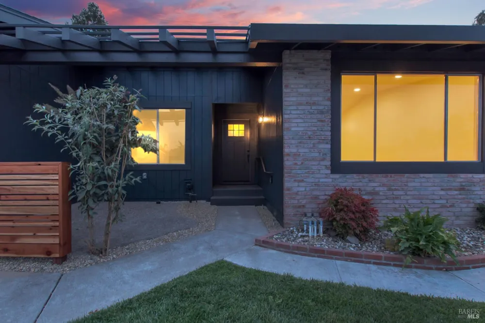 900 Hudis Street Rohnert Park, CA 94928