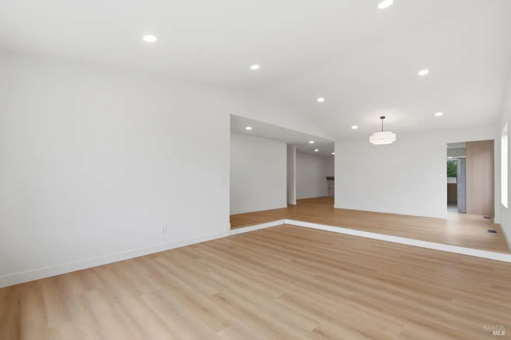 900 Hudis Street Rohnert Park, CA 94928