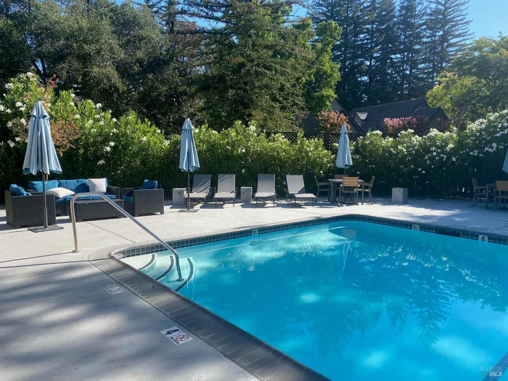 1377 Saint James Drive St. Helena, CA 94574