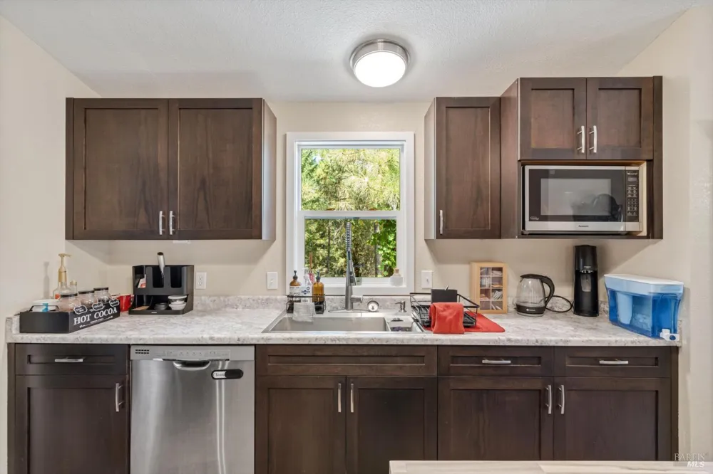 1510 Fitch Road Laytonville, CA 95454
