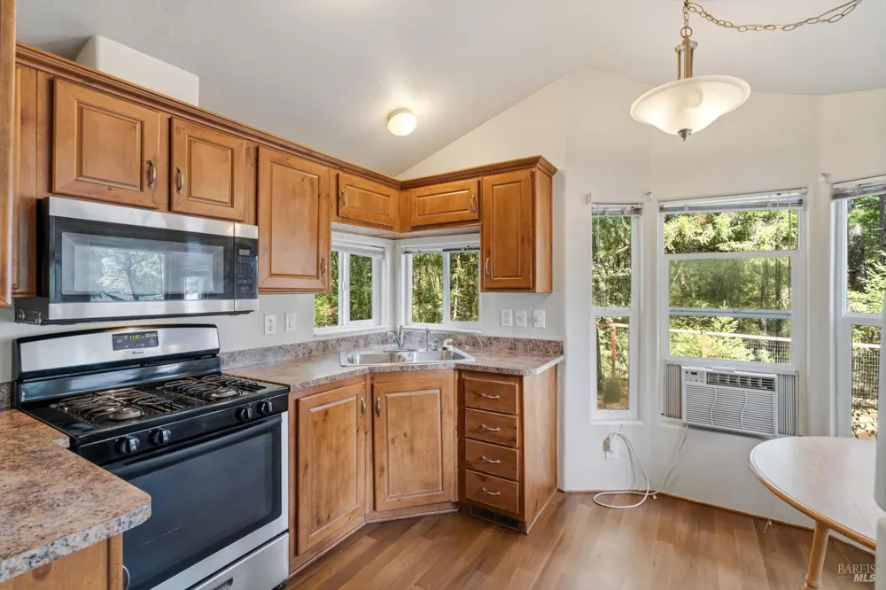1510 Fitch Road Laytonville, CA 95454