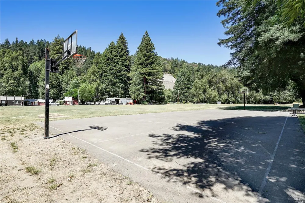 5147 Ridgley Court Guerneville, CA 95446