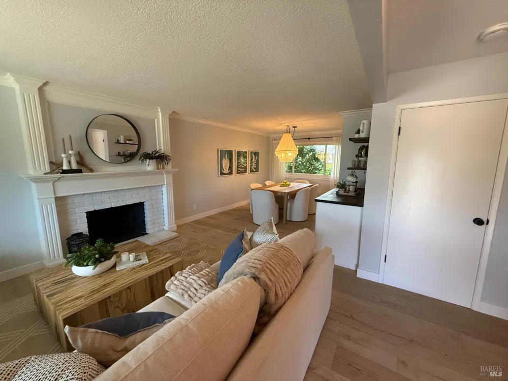 455 Donner Court Petaluma, CA 94954