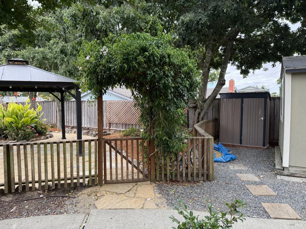 455 Donner Court Petaluma, CA 94954