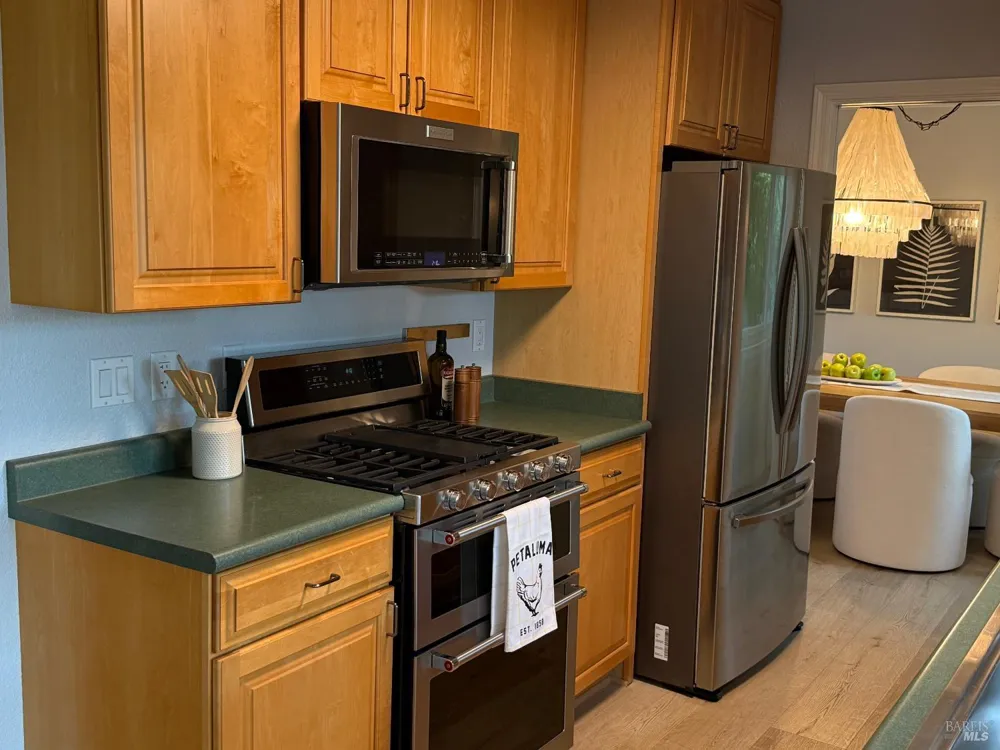 455 Donner Court Petaluma, CA 94954