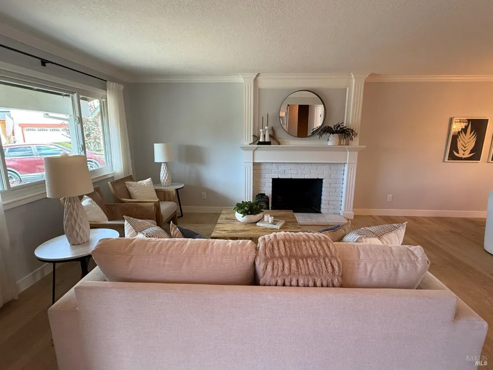 455 Donner Court Petaluma, CA 94954