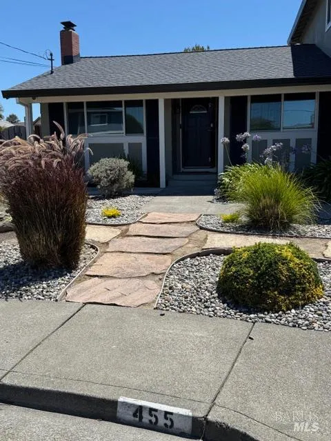 455 Donner Court Petaluma, CA 94954