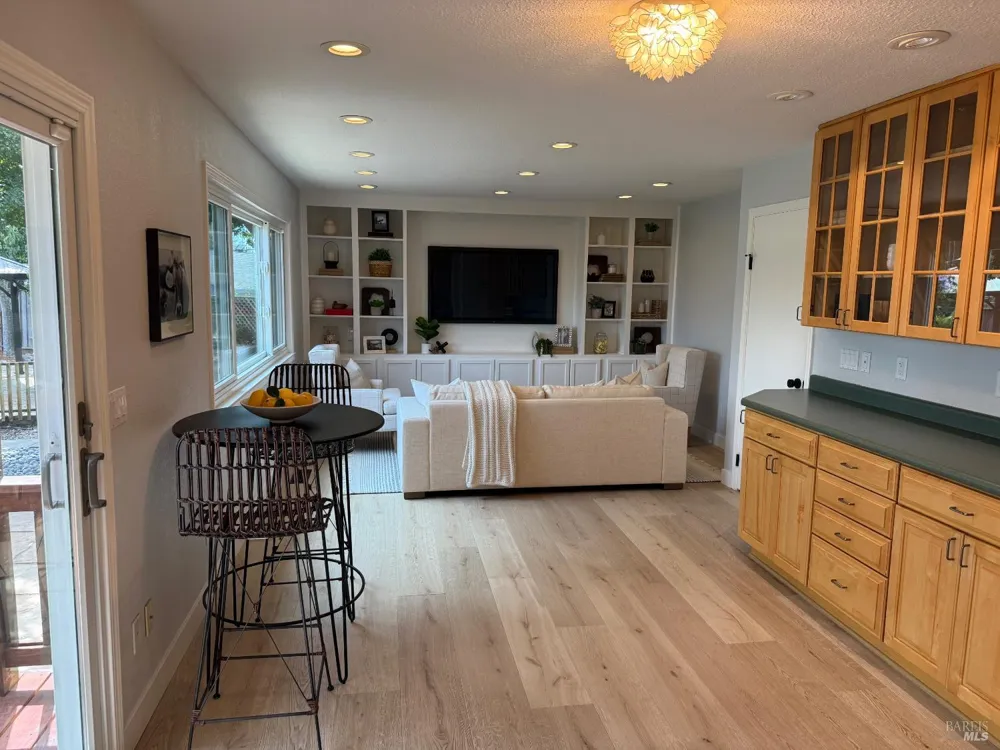 455 Donner Court Petaluma, CA 94954