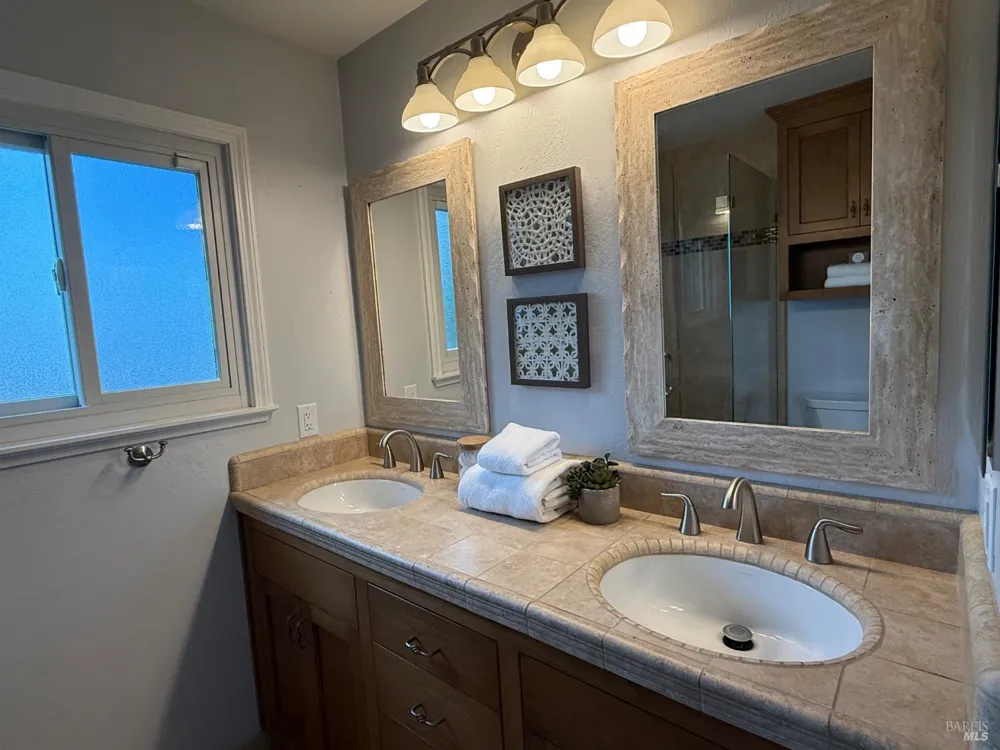 455 Donner Court Petaluma, CA 94954