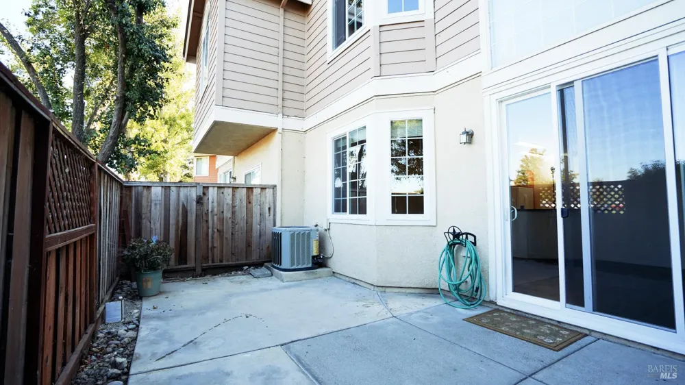 9 Manchester Lane Fairfield, CA 94533