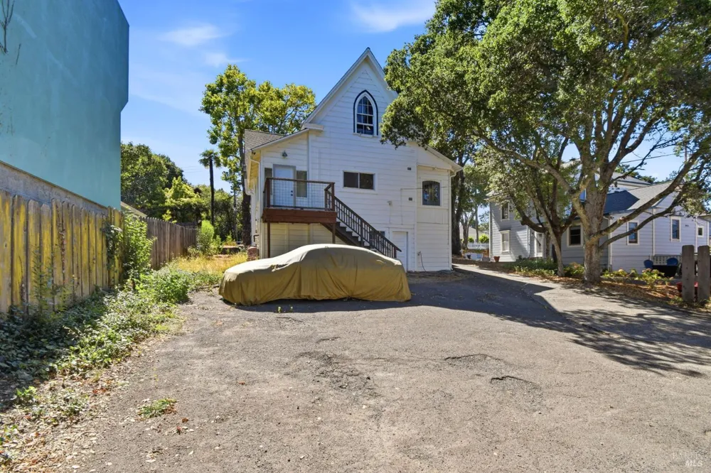 171 High Street Sebastopol, CA 95472