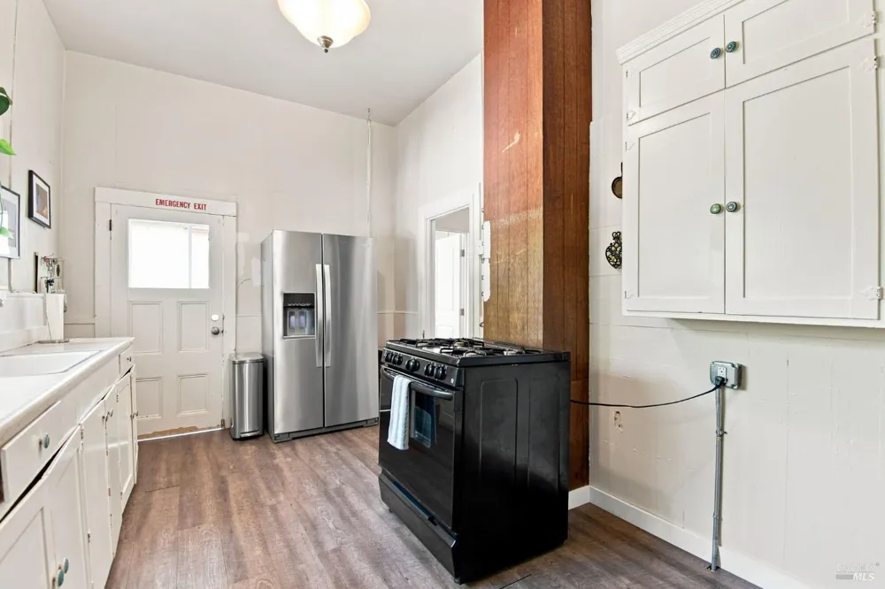 171 High Street Sebastopol, CA 95472